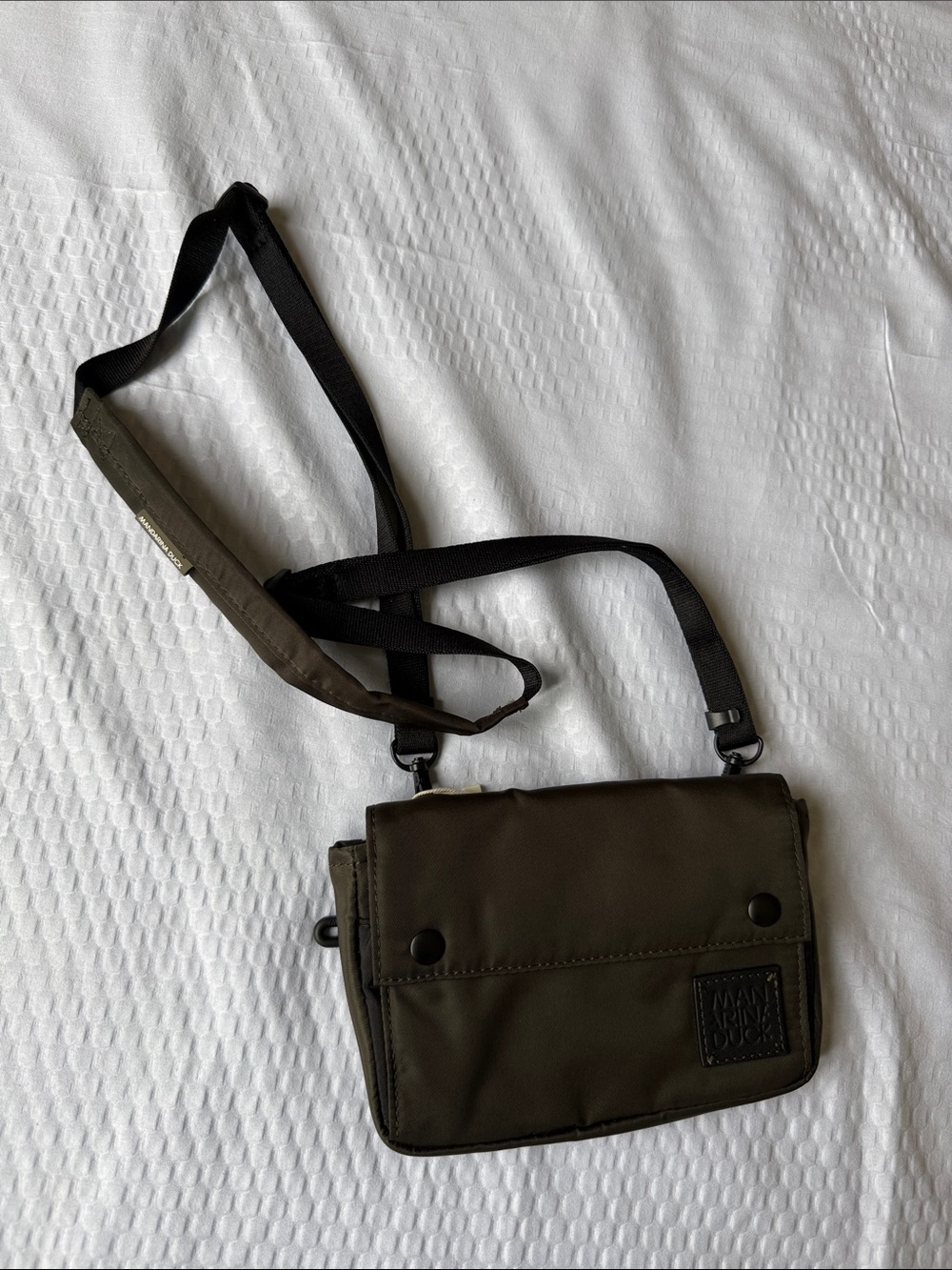 MANDARINA DUCK Olive Green Crossbody Bag with Adjustable Black Strap✨ - Picture 2 of 10